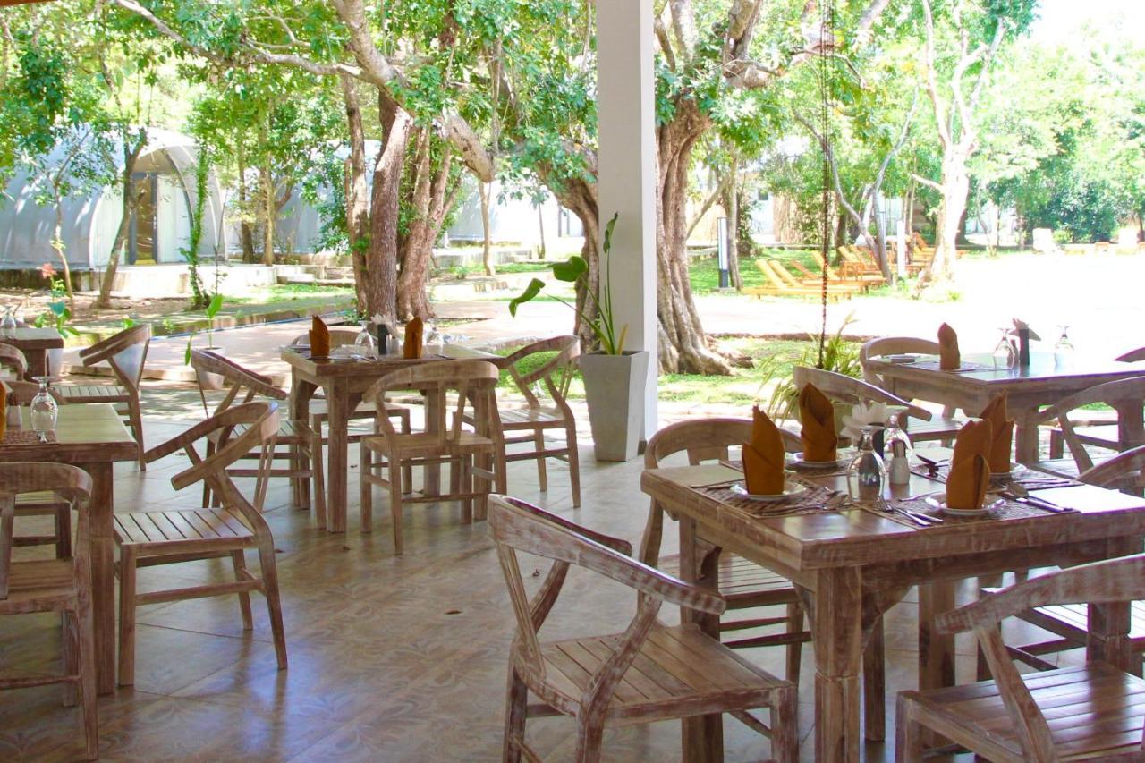 Nivadoo Resort Sigiriya Exteriér fotografie The restaurant at the resort