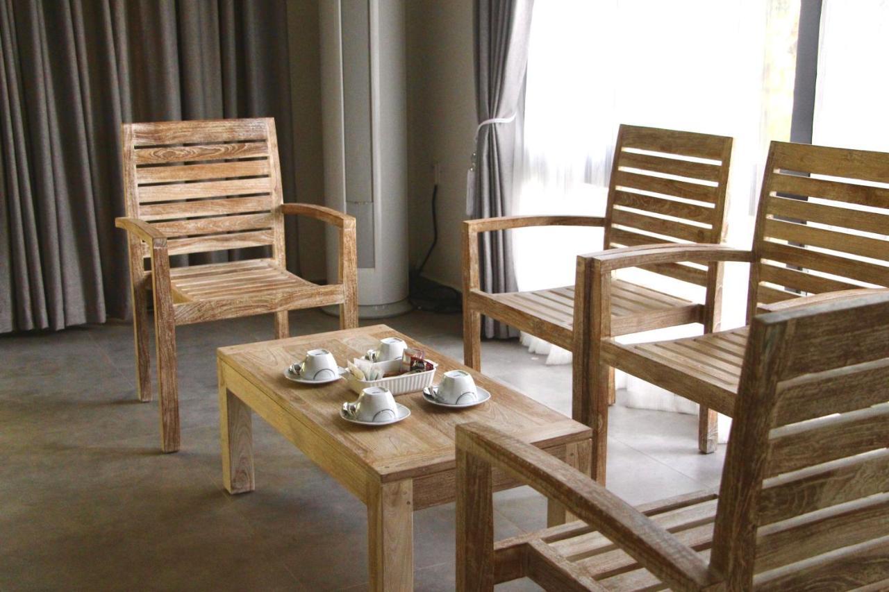 Nivadoo Resort Sigiriya Exteriér fotografie Outdoor furniture