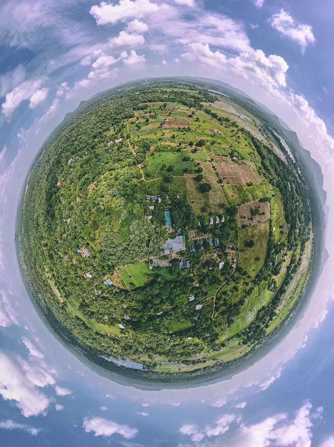 Nivadoo Resort Sigiriya Exteriér fotografie Aerial view of the village