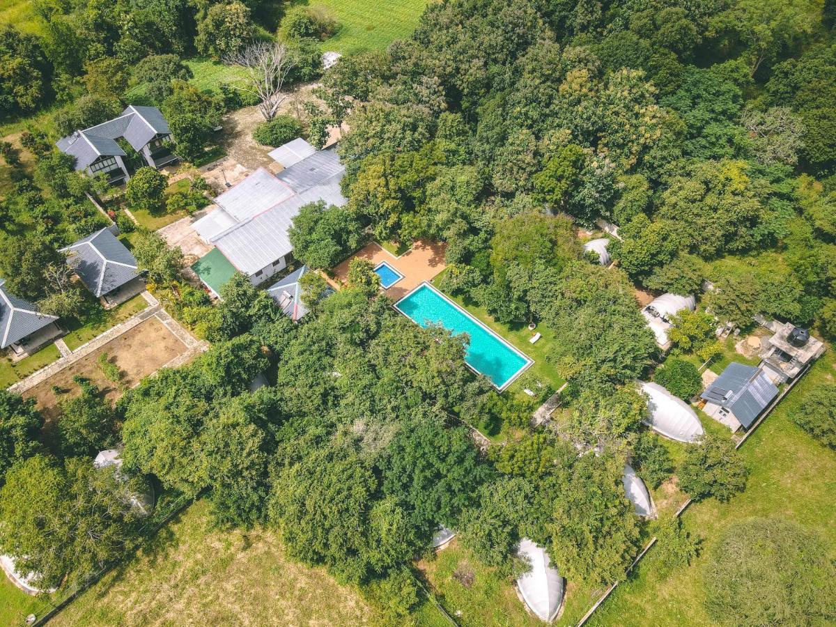 Nivadoo Resort Sigiriya Exteriér fotografie Aerial view of the house
